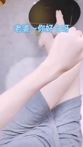 Whitening shower gel  Niacinamide Brightening Body Wash Body moisturizing Skin Care man and woman tanning repair Niacinamide Exfoliating Anti-mite pemutih badan putihkan kulit Long-lasting fragrance美白沐浴露