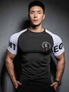 Áo Thun Nam Tay Ngắn Nhanh Khô Mùa Hè Tập Thể Hình Thể Thao Thời Trang Chất Liệu Polyester Dệt Kim