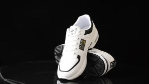 ขนาดใหญ่ 40-47 รองเท้าผ้าใบผู้ชายสไตล์เกาหลี ดีไซน์สวยงาม สีขาวสะอาด ใส่สบายและโดดเด่นในทุกๆ สถานการณ์