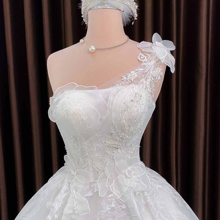 10 mẫu váy cưới nhẹ nhàng nhưng sang trọng cho nàng dâu