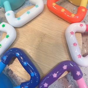 การให้อาหารทารก เครื่องป้อนผลไม้สำหรับทารก จุกดูดผลไม้ มีฝาปิด S M L