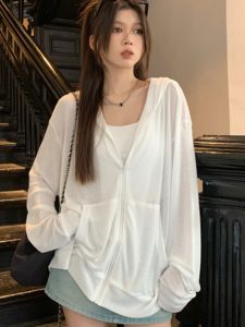เสื้อคลุมกันแดดแบบมีฮู้ดบางระบายอากาศได้ดีสำหรับผู้หญิงในช่วงฤดูร้อนปี 2025 เสื้อคลุมกันหนาวแบบลำลองหลวมๆ ผ้าไหมน้ำแข็ง ทรงสั้น