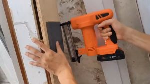 ปืนเล็บแบตเตอรี่ ปืนเล็บไร้สาย ปืนเล็บชาร์จ ค้อนไฟฟ้าแบบไร้แปรง   แบตเตอรี่ลิเธียมระบบเจาะคอนกรีตกําลังสูงแบบชาร์จไฟได้ค้อนไฟฟ้า  1000W  ถ่านขนาด26มม.  เครื่องมือ  ไฟฟ้าแบบชาร์จไฟได้อเนกประสงค์แบบโรตารีแบตเตอรี่18V  พอดีกับแบตเตอรี่  makita/ DeWalt