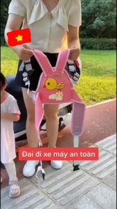 Đai Đi Xe Máy An Toàn Cho Bé Có Quai Đeo Vai Đai An Toàn Cho Bé Ngồi Sau Xe Máy Chắc Chắn Giúp Mẹ Đèo Bé An Toàn Hơn.