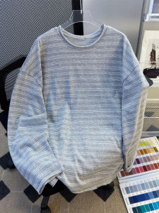 เสื้อยืดคอกลมแขนยาวลายทางหลวมๆ สไตล์อเมริกันสำหรับผู้ชาย ทรงหลวมสบายๆ ใส่ไปทำงานได้ทุกวัน เสื้อชั้นในคอกลม