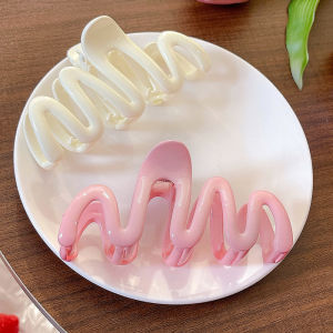 Stylespot⚡Jepit Rambut Cakar Gelombang Perasaan Premium Jepit Rambut Dopamin Jepit Rambut Gelombang Warna-warni Jepit Rambut Wanita Aksesoris Rambut