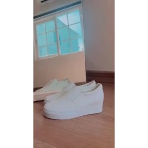 Slip-on รองเท้าผ้าใบหนังสวมเสริมส้นคล้าย 5cm [scarpa\_officiall]