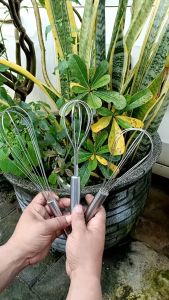 Pengocok Telur Manual / Pengaduk Adonan Kue / Hand Mixer Egg Whisk Stainless Steel