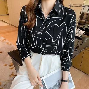 【STOCK】The New Korean womens geometric pattern color matching lapel long sleeve chiffon shirt