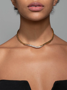 Golden Streamlined Short Necklace Womens Fashion Jewelry Irregular Design Autumn Winter New Style Alloy Plated Silver