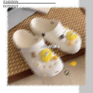 LEAShop พร้อมส่ง โกดังไทย รองเท้าหัวโตแฟชั่น ที่ควรมีติดบ้านไว้สักคู่ บอกเลยว่าคุ้มสุดๆ ทรงสวย สีชัด มาพร้อมเซ็ทอะไหล่ตกแต่งสุดน่ารัก ลายน้องชีส รีบกดเลยน๊าาา