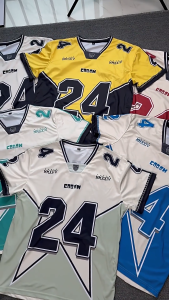 【Free Custom Name & Number】Baju Jersi Sukan Bola Sepak Gaya Retro Baju Atasan Lengan Pendek Longgar dan Bernafas Jersi Lelaki Boleh Disesuaikan dengan Nama