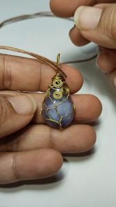 B28จี้พลอยฟลูออร์ไรต์แท้งานดัดลวดพร้อมส่ง