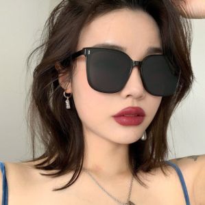 Murah Banget - Kacamata Kotak Hitam Korean Fashion Sunglasses Wanita Pria / Kacamata Hitam Korea