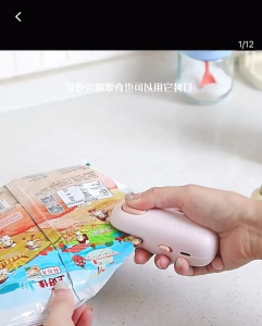 Media✨เครื่องซีล เครื่องซีลปิดปากถุงพกพา✨ Snack Sealer Machine 🔥 ปิดผนึกความสดด้วยความร้อนสูง! 🔥 USB Charging 📌 แม่เหล็กดูดติดตู้เย็น/Magnetic Fridge Design 🍪 เก็บของว่างให้สดใหม่ตลอดเวลา/Fresh Lock Technology