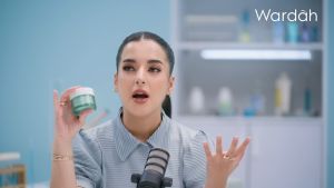 Wardah Gel Moisturizer - Hyaluron Cica Complex Vitamin C Skin Barrier Pelembab Wajah Lengkap