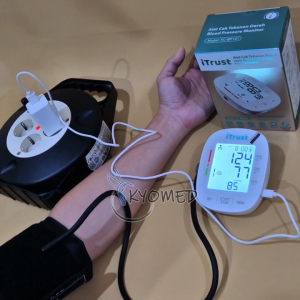 iTrust Tensimeter Digital Otomatis Suara Bahasa Indonesia FC-BP101 | Tensi Cek Tekanan Darah Garansi 3 Tahun | KYOMED