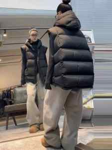 Elegant Black Sleeveless Vest Womens Style 2025 New Autumn Winter Hooded Outerwear Lazy down Cotton Vest Commute Pocket Detail