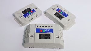 【0 electricity bill】❗❗❗ Solar Charge Controller 20A/30/50A/60A  PWM 12V/24V LCD display and four USB ports Circuit protection Waterproof and lightning protection ABS material  Solar Panel solar charger controller Controller Regulator