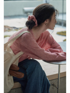 Mixd | Quần Áo Len V-neck Thêu Ren Màu Hồng Kiểu Dáng Thư thái