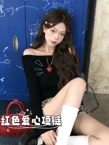 สร้อยคอจี้รูปหัวใจสีแดงสำหรับผู้หญิง ตกแต่งเสื้อผ้าได้หลากหลาย สไตล์เรียบง่าย เครื่องประดับแฟชั่น ไม่ซีดจาง