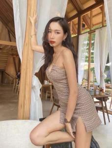 P009-005 PIMNADACLOSET - Halter Neck Tie Back Sleeveless Plaid Side Slit Mini Dress