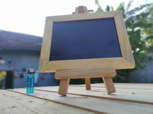 Papan Kapur Tulis Mini Ukuran 20x30cm Plus Penyangga Bonus Kapur dan Penghapus