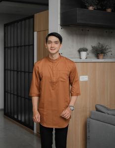 BAJU MUSLIM PRIA KOKO QURTA TANGAN 3/4 TERBARU