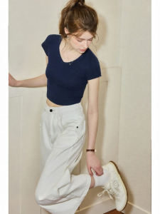 KUHNMARVIN | Áo Thun Tay Ngắn V-Neck Đơn Giản