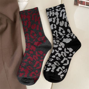 Autumn Winter Womens Mid-Calf Socks Sporty Style Grey Long Socks Trendy Leopard Print Chunky Socks Match with De Xin Shoes
