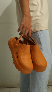 Marco Rocco รองเท้าเปิดส้น ดีไซน์ 2IN1 รองเท้าลำลองผู้ชาย ผู้หญิง มีสายรัดส้น EVA พื้นนุ่มหนา MR8028