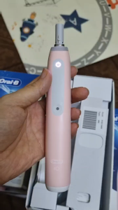 Bàn Chải Điện cao cấp Oral-B Io3s - Thiết kế đẹp 2 nút bấm và máy kêu êm hơn dòng Oral-B Pro series
