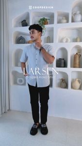 Coop Design - Larsen Kemeja Koko Salur Lengan Pendek Pria