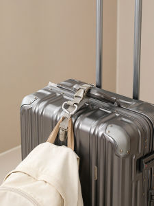 กุญแจจับกระเป๋าเดินทางแบบอเนกประสงค์สำหรับการเดินป่าและกิจกรรมกลางแจ้ง สายรัดกระเป๋าเดินทางแบบติดภายนอก หัวเข็มขัดสำหรับจับขวดเครื่องดื่ม