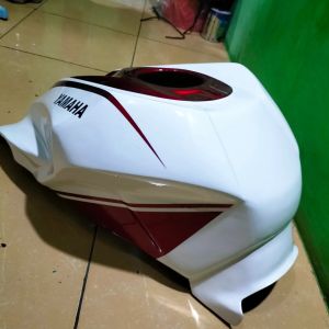cover tengki Yamaha Vixion Nvl atau nva model CBR 250R putih list merah marun request