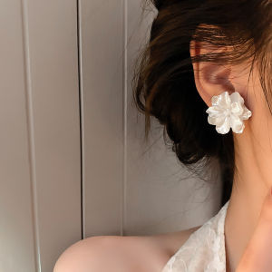 Acrylic White Camellia Flowers Stud Earrings for Women Fashion Temperament Fairycore Earring Party Wedding Jewelry Wholesale K-