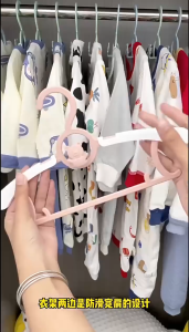 10pcs Kids Hanger Budak Expandable Baby Clothes Hanger Kanak-Kanak Anti Slip Cute Cartoon Bear Hanger Penyangkut Baju Hadiah Bayi Kanak Budak Raya Ramadan Ibu Bapa Guru Christmas gift for baby 衣架