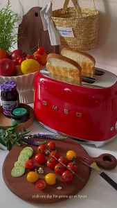 SG【In stock】TSF01 Smeg Bread Toaster (2 Slices) TSF01 Pembakar Roti SMEG Cream white
