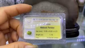 Viên Đá Peridot Ngọc Olivin Thiên Nhiên Xanh Mài Giác Oval Kiểm Định Đá Phong Thủy 100% Tự Nhiên