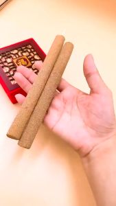 Nhang Ngải Cứu Dùng 2 Cây Hơ Đại Huyệt Thông Kinh Hoạt Lạc