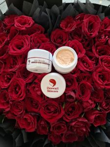 Day cream best seller deswari skincare BPOM