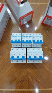 Bộ MCB Aptomat AC 3 pha 3 cực LWR 32A 40A 63A 100A 125A ngắt mạch CB tép 380V Bảo vệ quá tải ngắn mạch cb 3p dùng cho hệ thống điện gia đình nhà xưởng