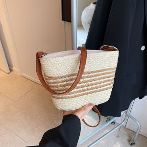 Fashionable Straw Woven Bucket Bag Womens Handbag Chic French Design Basket Style Single Shoulder Bag for Casual Occasions