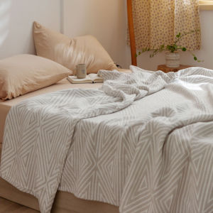 Pure Cotton Summer Blanket Lightweight Towel Blanket Office Nap Cover for Sofa Modern Simple Style Warm Geometric Pattern
