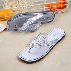 Dép Xỏ Ngón Mùa Hè Thời Trang Cho Nữ Dép Đi Biển Chống Trượt Hoa Váy Đế Bằng Đế Bằng PVC Dép Xỏ Ngón Thường Ngày