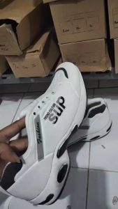 Sepatu Sneakers Casual Pria Cowok Sport New Sup Trend Culture Hitam Putih Navy Fashion Jogong Running Best Seller Terbaru