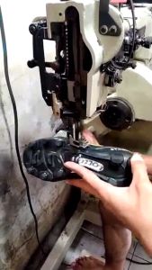 sepatu bola lotto italy size 38-43 (sol SDH dijahit muter)