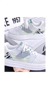 Alethia Shop รองเท้าผ้าใบผู้ชาย รองเท้าผ้าใบ แฟชั่น มีความสูงเผิ่มขื้น 2สีขาว ดำ A0114