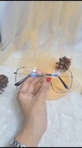 Kacamata Kotak Vintage Square Bening: Fashion Korea Pria/Wanita