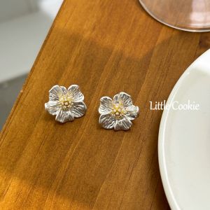 Elegant Pearl Camellia Ear Cuffs No Piercing Required Fashionable Retro Style Alloy Jewelry for Women Fresh out New Model